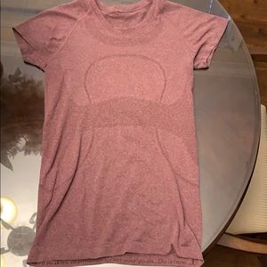 lululemon mauve swiftly top